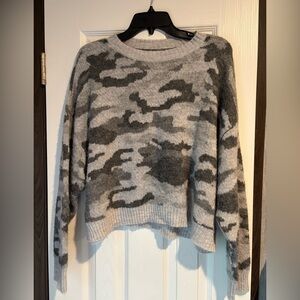 American Eagle Gray Camouflage Sweater